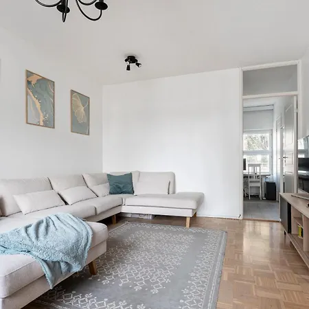 山林小屋 Place At The Bottom Of The *