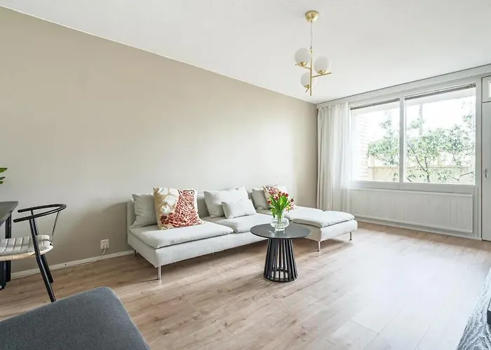 Деревянный коттедж Place At The Bottom Of The *